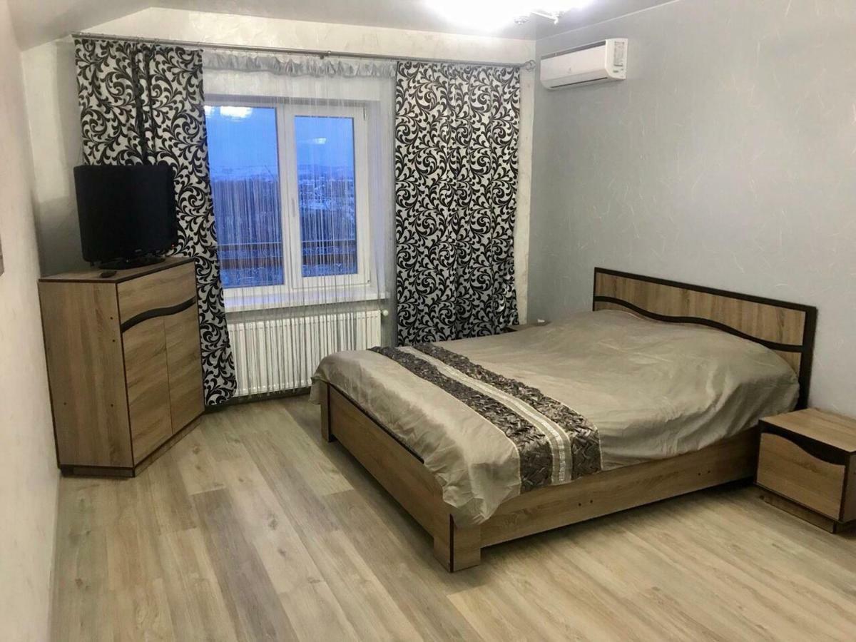Апартаменти Економ Ivano-Frankivsk Buitenkant foto